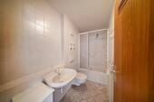 Badezimmer 1.jpg - 