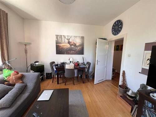 mit Holzdielen - Etagenwohnung mit 68,60 m&sup2; in Nürnberg zur Miete