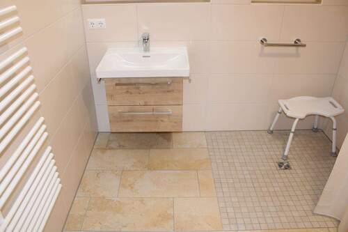 Bad Ansicht bodengleiche Dusche - 