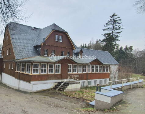 Ansicht Zufahrt - Mehrfamilienhaus im Erzgebirge nahe FreibergSachsen