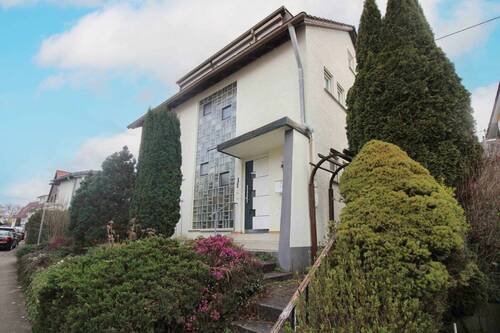 Außenansicht - Hier beginnt Ihr neues Kapitel in Top-Lage: Einfamilienhaus mit Garten und Raum für Ihre Wohnträume