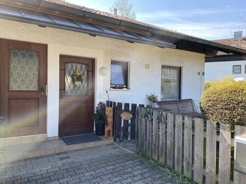 Hauseingangsbereich - 7 Zimmer Mehrfamilienhaus, Wohnhaus in Bad Birnbach