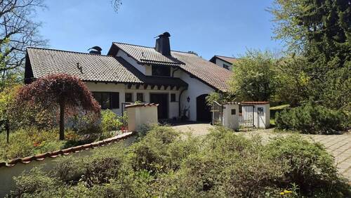 Hausansicht 2 - Einfamilienhaus mit 200,00 m&sup2; in Coburg zum Kaufen