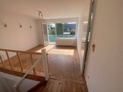 Obergeschoss - Galerie-/Balkonzimmer - 4 Zimmer Doppelhaushälfte zum Kaufen in Henstedt-Ulzburg