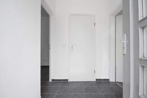 Flur - 2 Zimmer Etagenwohnung zur Miete in Witten