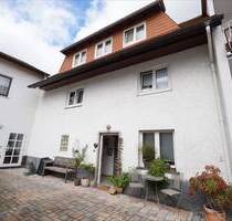 Ober-Mörlen: Schönes Wohnhaus mit viel Potenzial und Garten