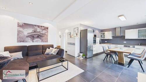 Wohn - Esszimmer - ORSCHOLZ: HELLE, SEHR GEPFLEGTE WOHNUNG (2 SCHLAFZI.) MIT ÜBERDACHTEM STELLPLATZ!