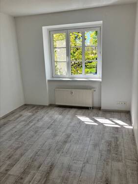 Schlafzimmer - 3-Raumwohnung perfekt für Paare, mit Tageslichtbad und Wanne in ruhiger Lage