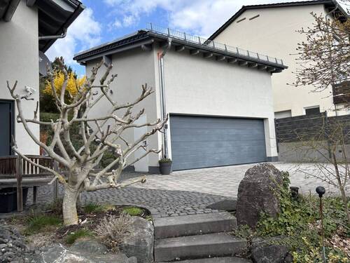 Garage Zufahrt unten - 