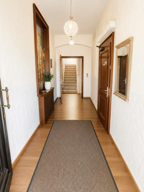 Eingang Haus - Mehrfamilienhaus, Wohnhaus mit 380,00 m&sup2; in Hof zum Kaufen
