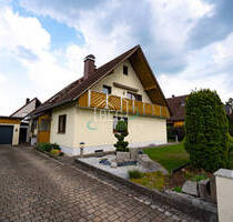 Vielseitiges Wohnhaus mit ausgebautem Spitzboden, Sauna und Gartenoase - Dentlein am Forst