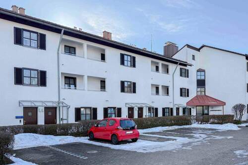Objektansicht - Bezugsfrei: Gepflegtes 1-Zimmer-Apartment mit Balkon & Tiefgarage in Holzkirchen