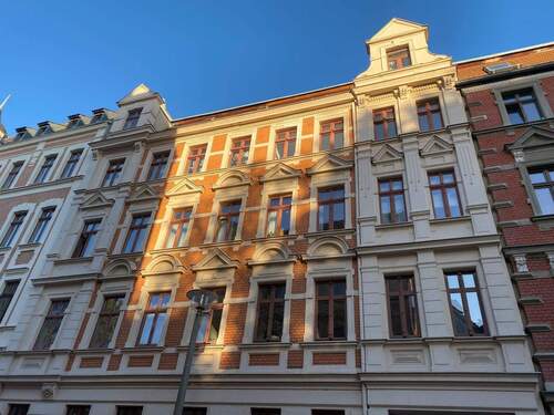 2022-10-11 at 09.13.07 (1) - kleine 3- Raumwohnung mit Balkon im Dachgeschoss !