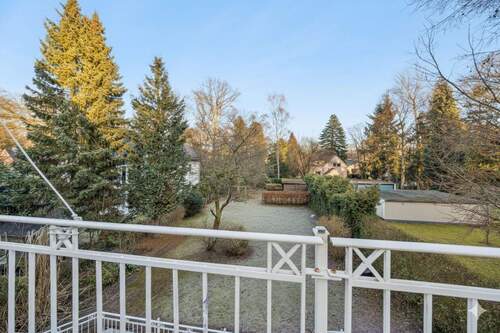 Blick über das Grundstück - 