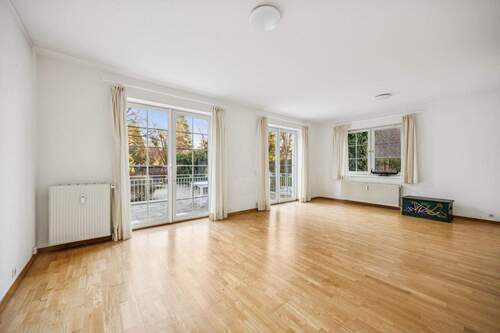 Wohnbereich EG - 8 Zimmer Mehrfamilienhaus, Wohnhaus in Hamburg / Rahlstedt