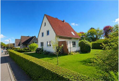 Straße und Garten - 4 Zimmer Einfamilienhaus zum Kaufen in Kirchlengern