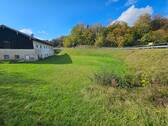 Wiese vorm Haus - 9 Zimmer Bauernhaus, Landhaus zum Kaufen in Winhöring