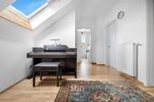 LICHTDURCHFLUTETE DIELE - WOW! Großzügiges Familienhaus mit Hof, Keller & Spitzboden - direkt am Main!