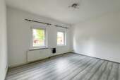 Wohnzimmer im EG - 1 Zimmer Mehrfamilienhaus, Wohnhaus zum Kaufen in Erfurt