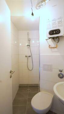 ...ein modernisiertes Duschbad - 