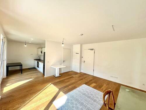 Wohnzimmer - Etagenwohnung mit 70,00 m² in München / Lochhausen zum Kaufen