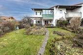 Hausansicht Garten - Ein Reiheneckhaus mit der Sonne im Blick!