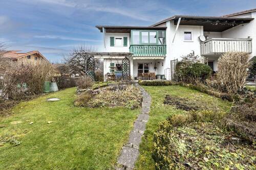 Hausansicht Garten - Ein Reiheneckhaus mit der Sonne im Blick!