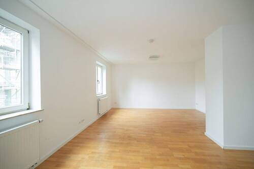 Wohn-Essbereich - Etagenwohnung mit 83,00 m&sup2; in München zum Kaufen