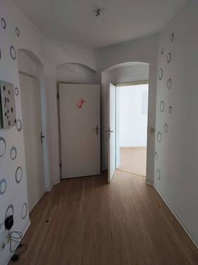 Eingangsflur nach Links.jpg - 