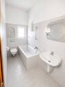 Bad mit Wanne - 