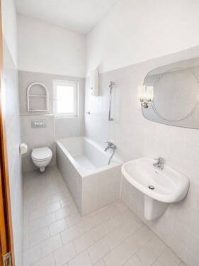 Bad mit Wanne - 