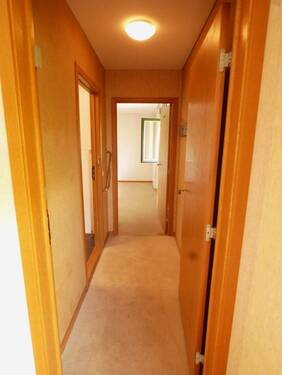 Flur Zimmer 1 rechts - 