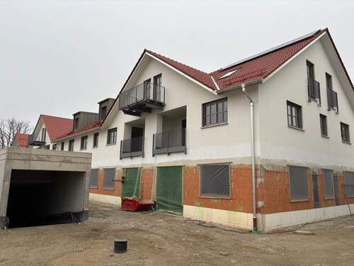 Hausansicht - 2 Zimmer Etagenwohnung zur Miete in Krailling