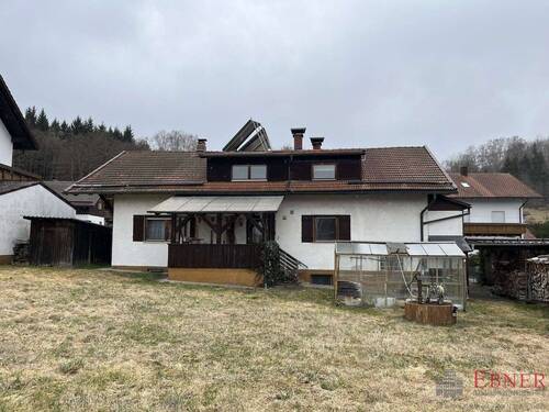 Ansicht - 7 Zimmer Mehrfamilienhaus, Wohnhaus zum Kaufen in Lam