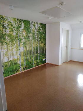 geräumiges Esszimmer - 