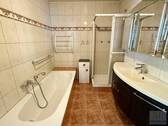 1.OG: Badezimmer - 