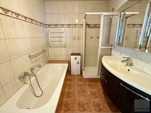 1.OG: Badezimmer - 