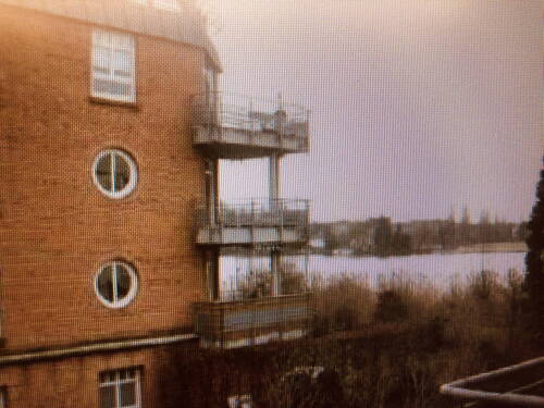 Ausblick Badezimmer - 3 Zimmer Etagenwohnung in Berlin