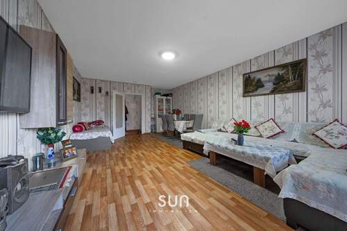 GROSSZÜGIGER WOHN- UND ESSBEREICH - 