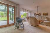 Großes Wohn-Esszimmer mit Zugang zum Wintergarten - 