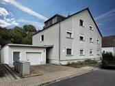Ansicht - Großzügiges Zweifamilienhaus mit viel Platz und separatem Bürobereich in Top Lage von D-Unterrath