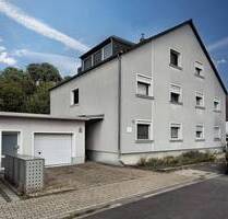 Großzügiges Zweifamilienhaus mit viel Platz und separatem Bürobereich in Top Lage von D-Unterrath - Düsseldorf
