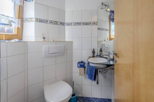 Gäste-WC - 4 Zimmer Doppelhaushälfte in Penzberg