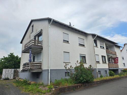 3 - 1 Zimmer Mehrfamilienhaus, Wohnhaus zum Kaufen in Gieselwerder