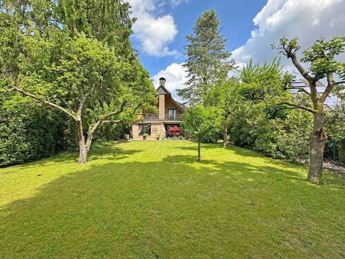 Rückansicht Garten - 5 Zimmer Einfamilienhaus zum Kaufen in Norderstedt