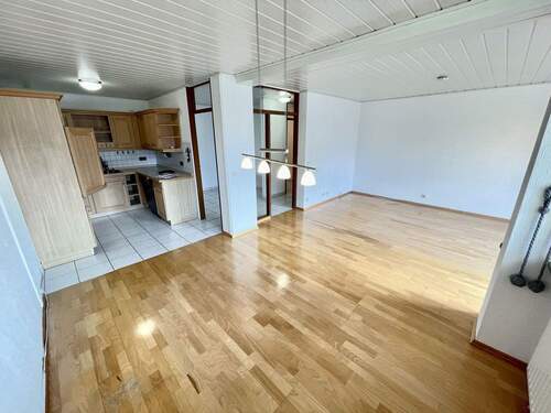 Esszimmer, Küche, Wohnzimmer - 3 Zimmer Etagenwohnung in Gärtringen