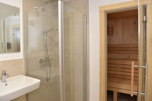 Duschbad mit Sauna im UG - 