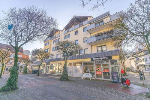 Hausansicht - Menden Stadtmitte – seniorengerechte ETW mit Aufzug und Balkon im 3.OG