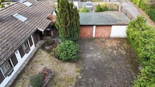 Haus mit Doppelgarage - 