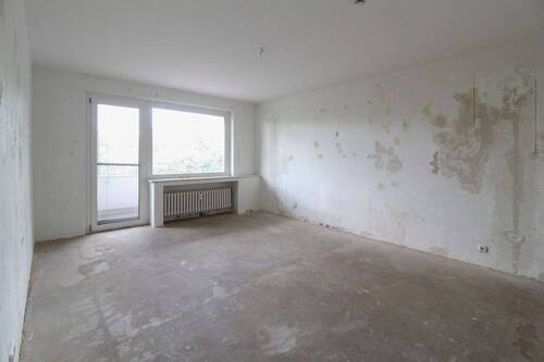 Wohnzimmer 4.OG links - 3 Zimmer Etagenwohnung zum Kaufen in Duisburg